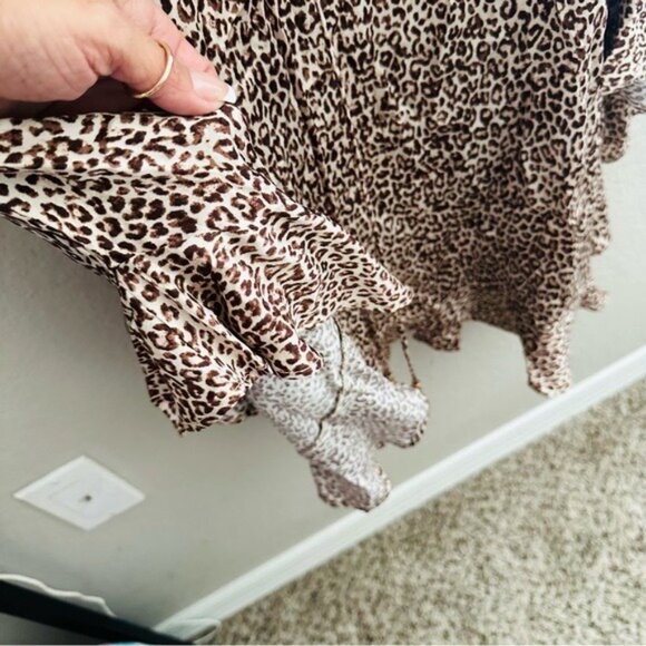 Olivaceous Tan and Black Sheath Dress with Bishop Sleeves Size Medium NWT - Picture 14 of 16